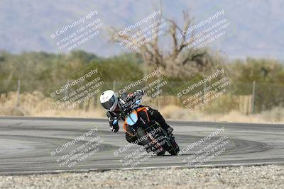 media/Dec-01-2025-Moto Forza (Mon) [[2daa91e15f]]/3-Beginner Group/Session 3 (Turn 3)/